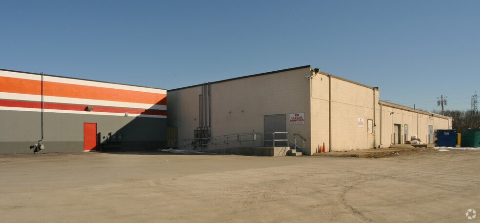 More Photos Of 1135 Grand Army Hwy, Somerset Storefront For Lease