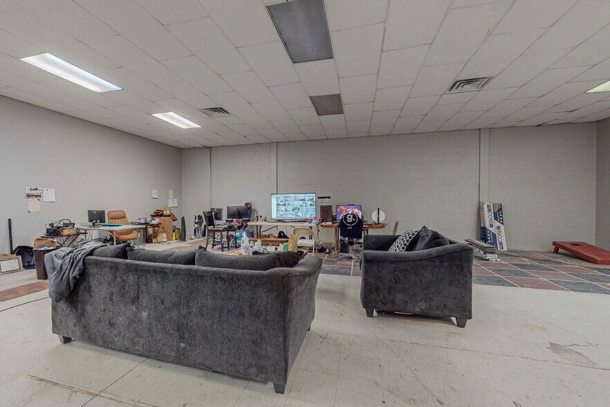 More Photos Of 804 S Main St, Belen Storefront For Sale