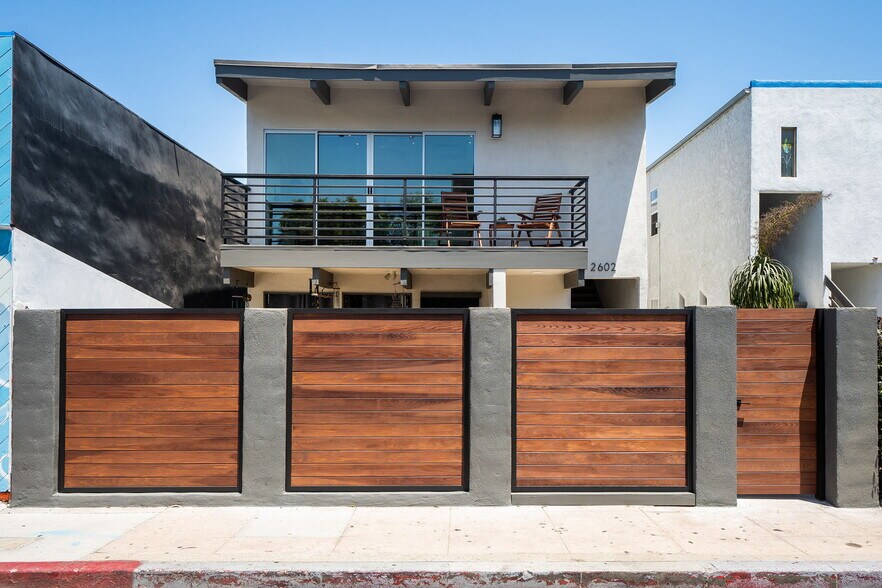 Primary Photo Of 2602 Pacific Ave, Venice Apartments For Sale