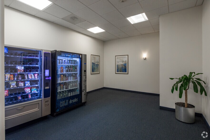 More Photos Of 135 Engineers Rd, Hauppauge Medical For Lease