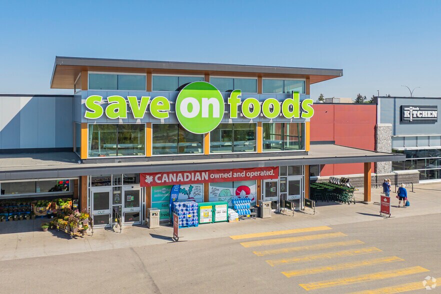 Primary Photo Of 1400 Market St SE, Airdrie Supermarket For Lease