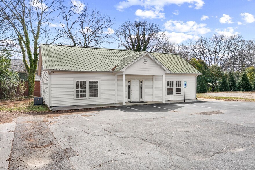 More Photos Of 107 Hillcrest Ave, Simpsonville Office For Sale