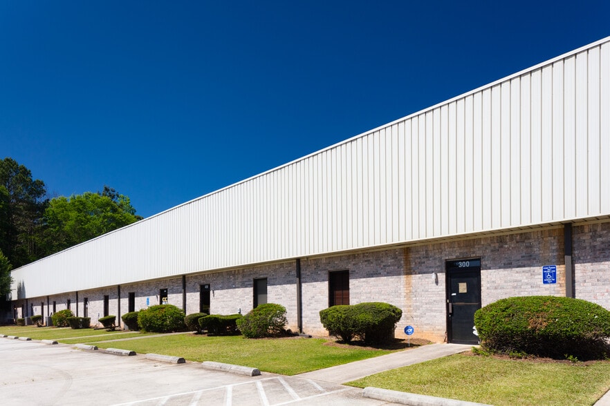 More Photos Of 10 Andrew Dr, Stockbridge Warehouse For Lease