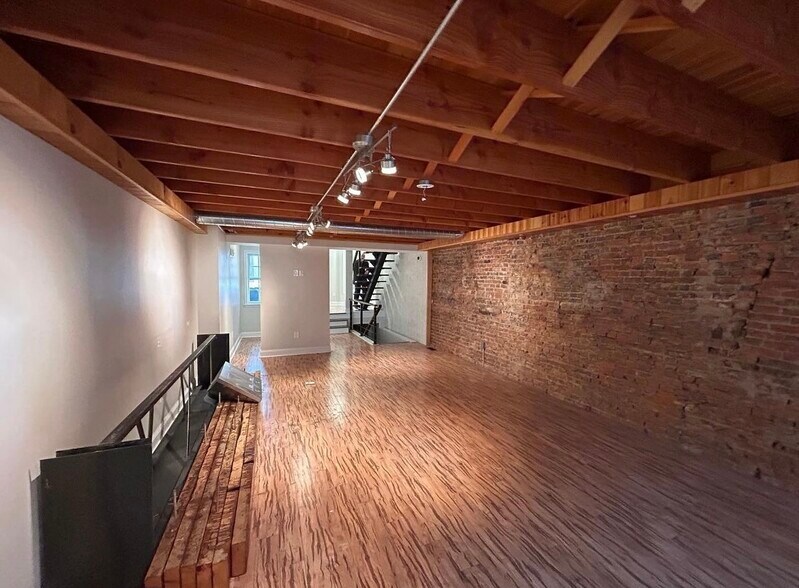 More Photos Of 150 N 2nd St, Philadelphia Office Residential For Sale