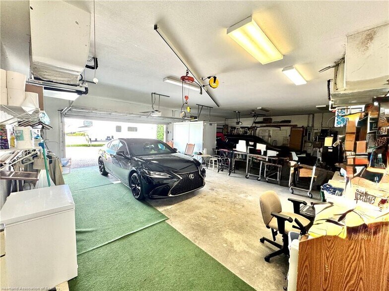 More Photos Of 2605 Bayview St, Sebring General Retail For Lease