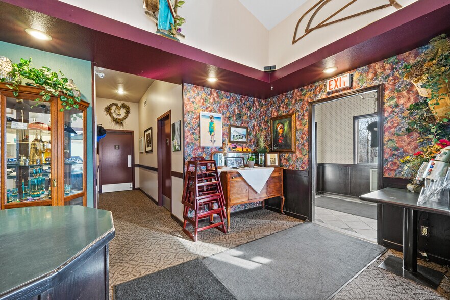More Photos Of 1916 10th Av, Spruce View Restaurant For Sale