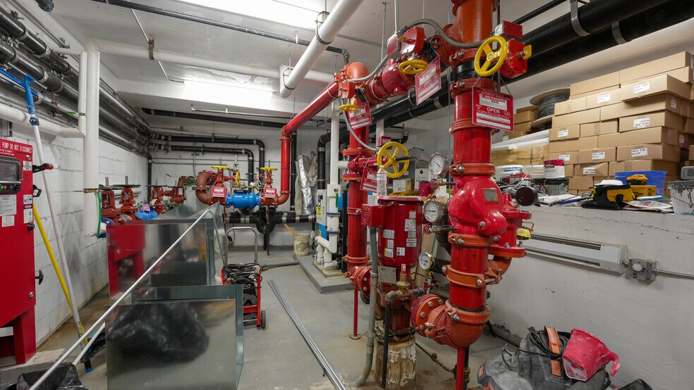 More Photos Of 9501 37th Ave, Flushing Apartments For Lease