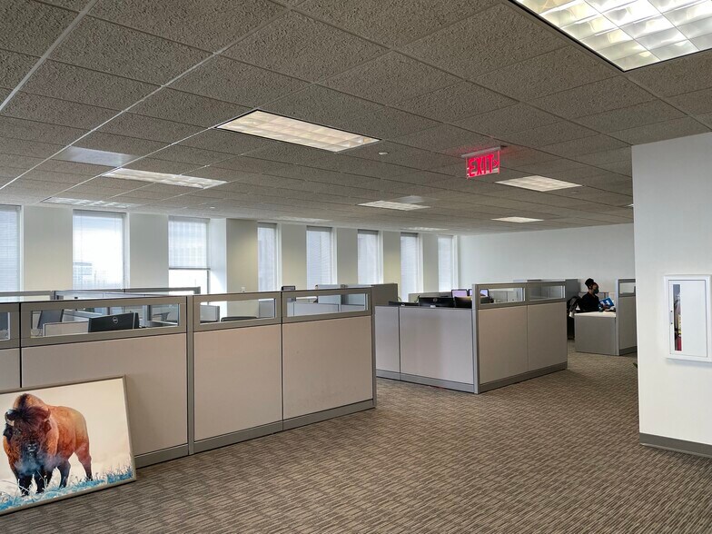 More Photos Of 1175 Peachtree St NE, Atlanta Office For Lease