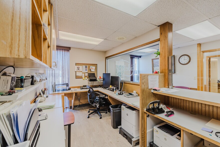 More Photos Of 975 5th St, Elko Office For Lease