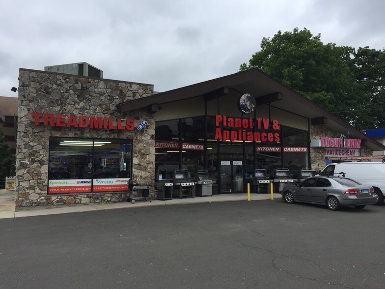 More Photos Of 900 High Ridge Rd, Stamford Freestanding For Lease