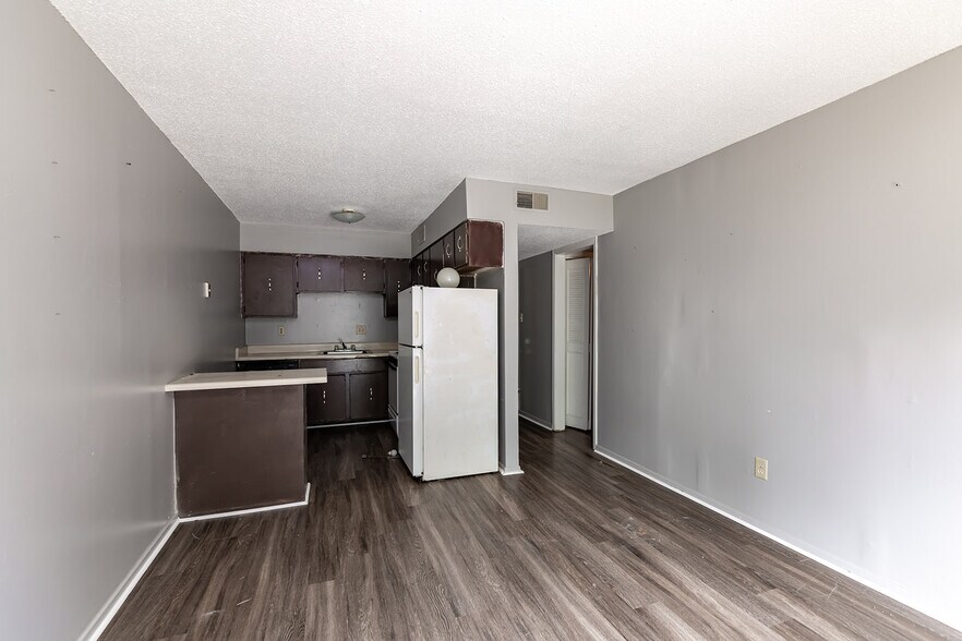 More Photos Of , Memphis Multifamily For Sale