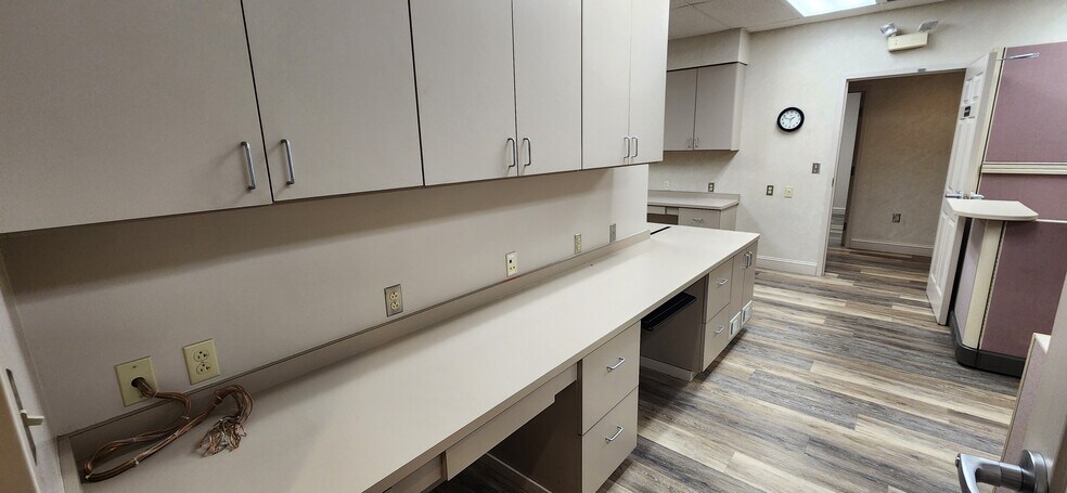 More Photos Of 200 Arh Ln, Low Moor Hospital For Sale