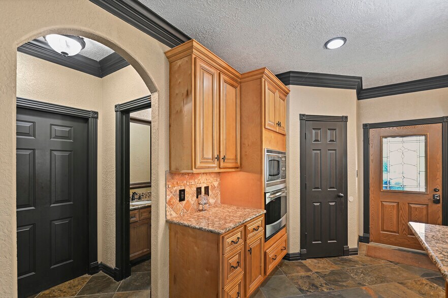 More Photos Of 20204 Schiel Rd, Cypress Warehouse For Sale