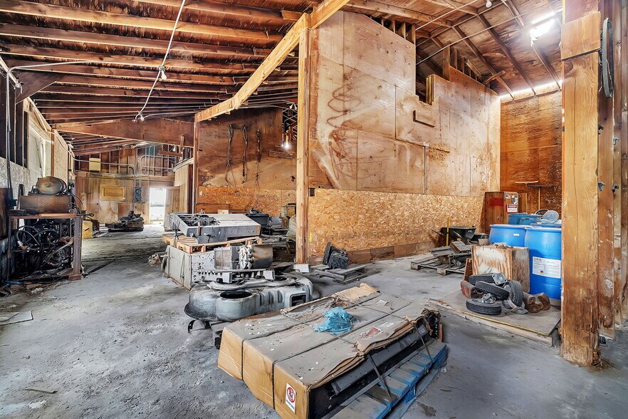 More Photos Of 604 South St, Mazon Warehouse For Sale