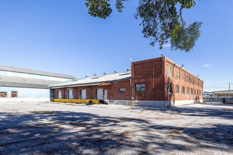 More Photos Of 2127 Hubbard St, Jacksonville Manufacturing For Sale