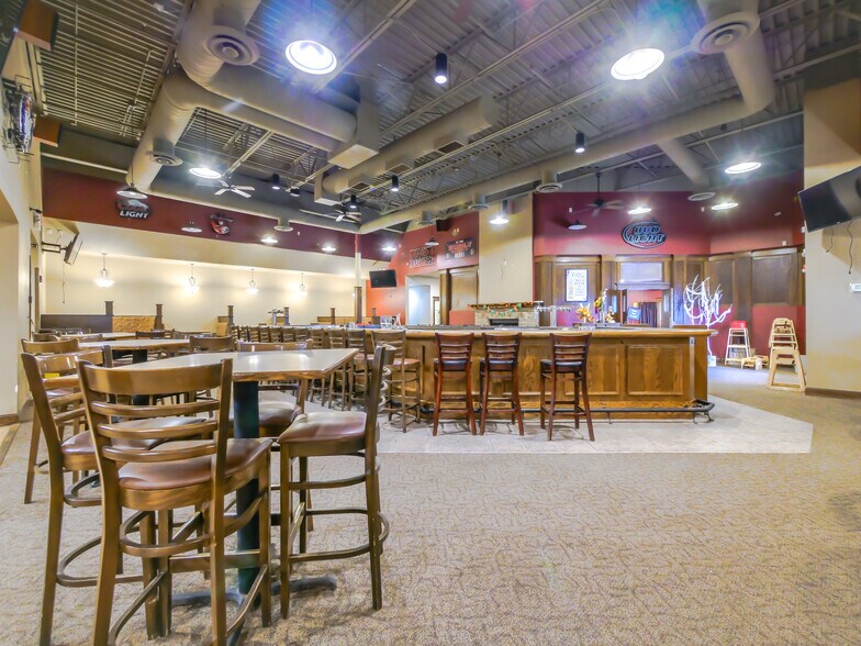 More Photos Of 1225 Timberlane Dr, Sauk Centre General Retail For Sale