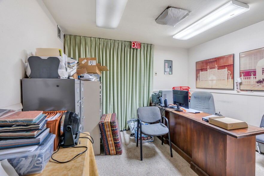 More Photos Of 17 W Sunset Ave, Salt Lake City Light Manufacturing For Sale