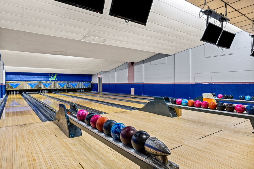 More Photos Of 873 Merchants Rd, Rochester Bowling Alley For Sale
