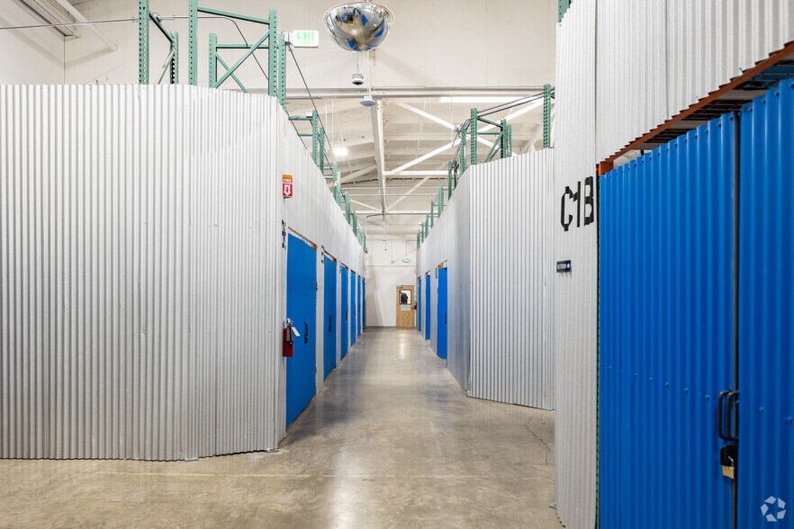 More Photos Of 245 S Spruce Ave, South San Francisco Distribution For Lease