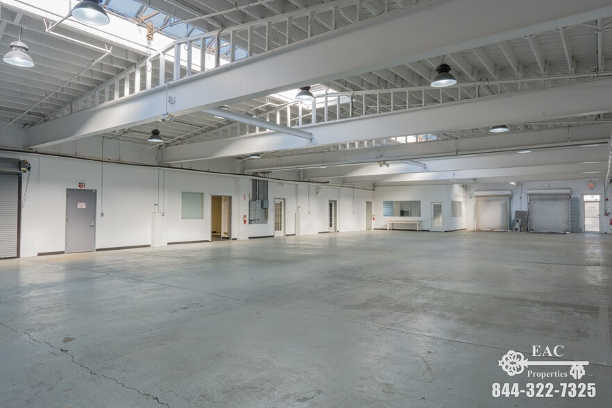 More Photos Of 482 Glenbrook Rd, Stamford Manufacturing For Lease