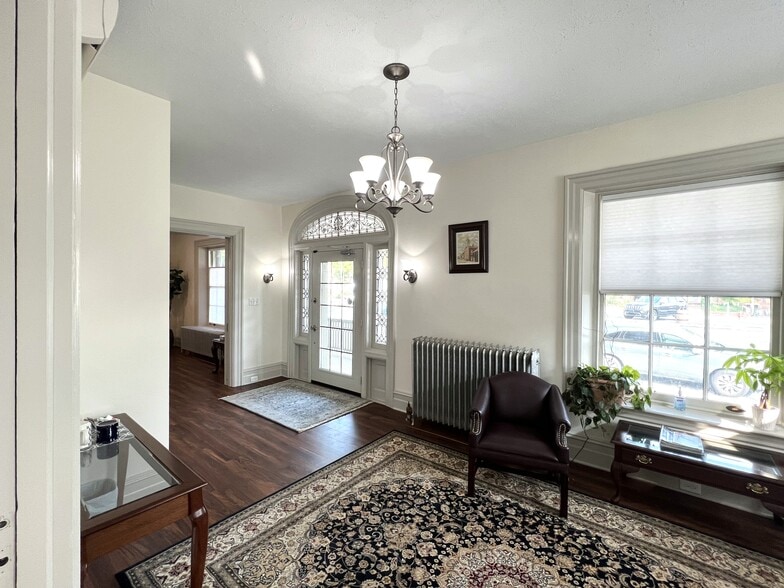 More Photos Of 15 Market Sq, Manheim Office Residential For Sale