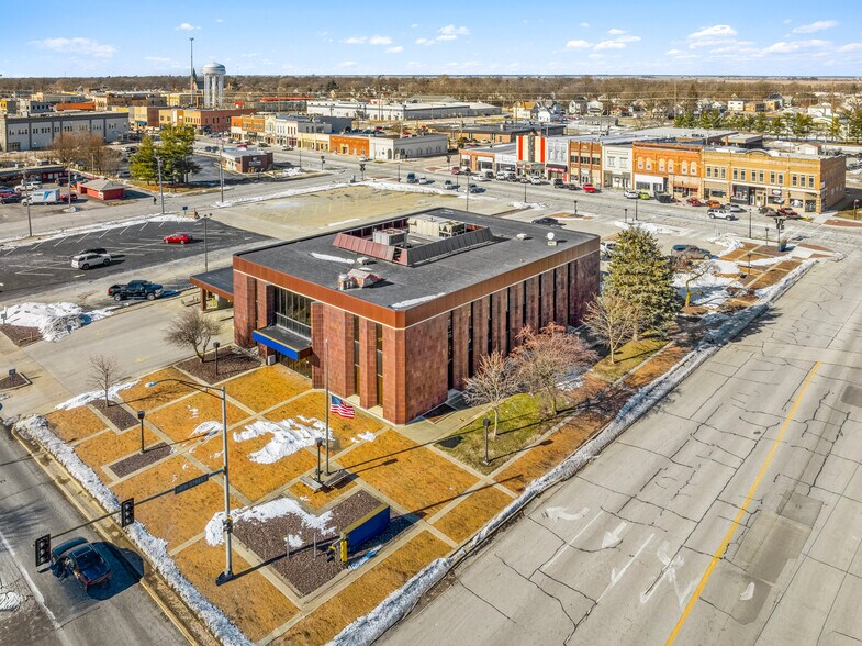 More Photos Of 1400 Charleston Ave, Mattoon Bank For Sale