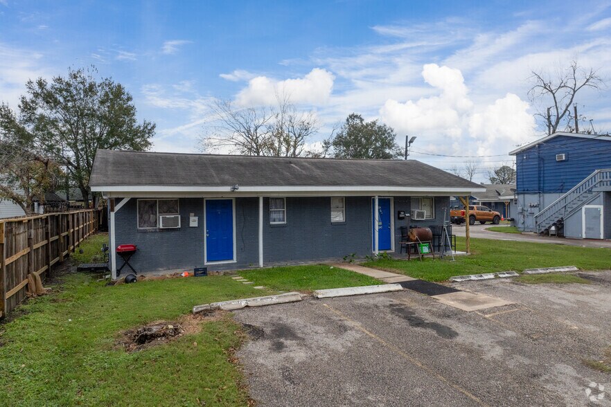 More Photos Of 1001-1007 Spooner St, Pasadena Apartments For Sale