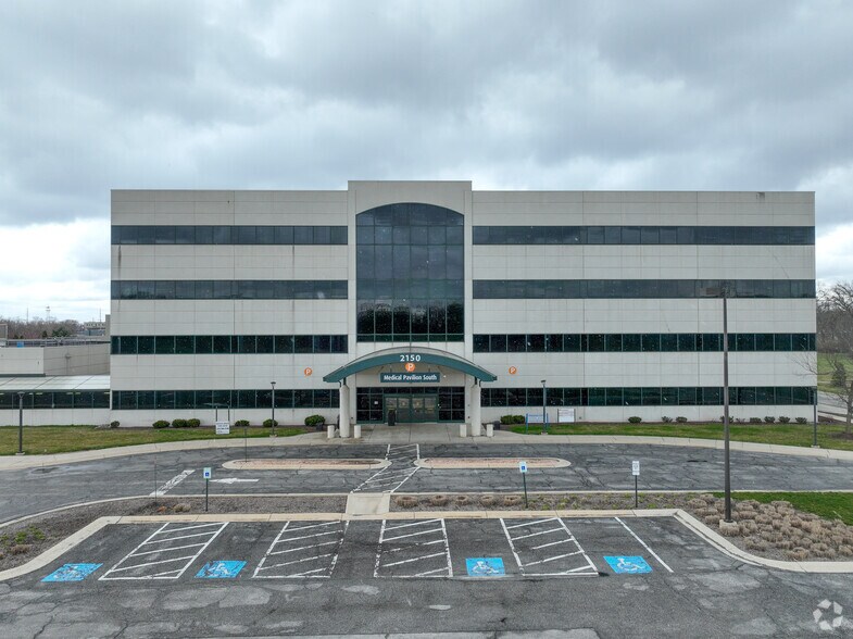 More Photos Of 2150 Gettler St, Dyer Medical For Lease