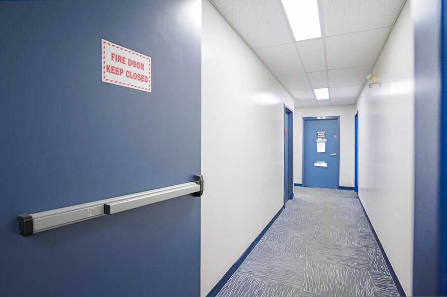 More Photos Of 3460 93 St NW, Edmonton Office For Lease