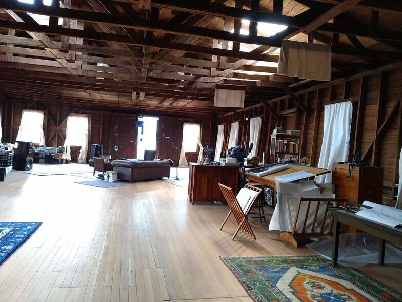 More Photos Of 221 Washington St, Oakland Light Manufacturing For Sale