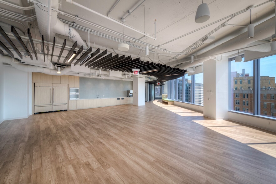 More Photos Of 800 N Glebe Rd, Arlington Office For Lease