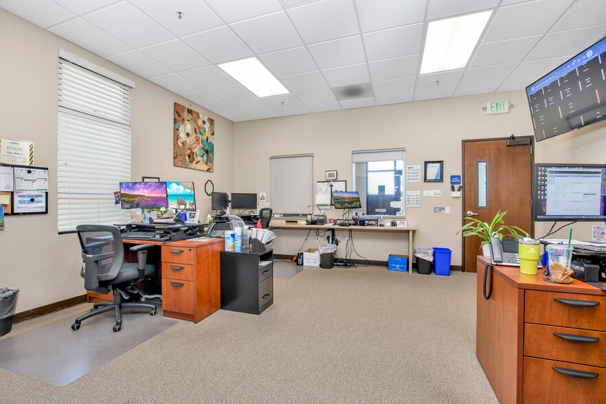 More Photos Of 85 Carol Ln, Oakley Medical For Lease