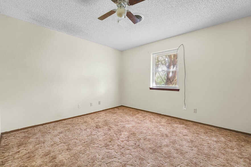 More Photos Of 418 N Electra St, Sayre Apartments For Sale