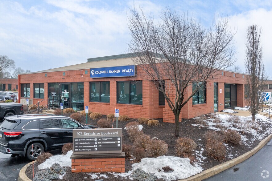 Primary Photo Of 975 Berkshire Blvd, Wyomissing Medical For Lease