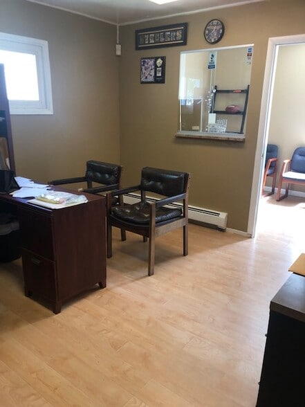 More Photos Of 1 Plumbridge Dr, Levittown Office Residential For Sale