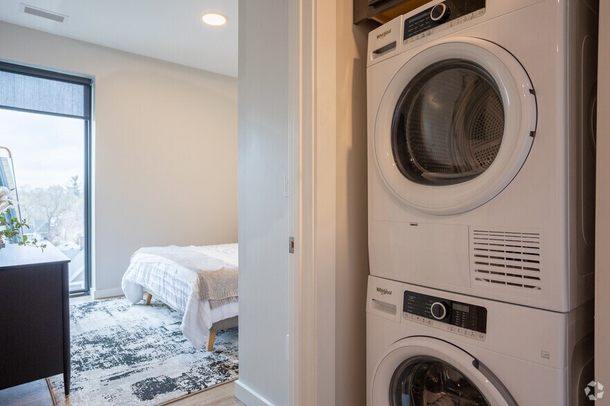 More Photos Of 900 Leonard St NW, Grand Rapids Apartments For Lease