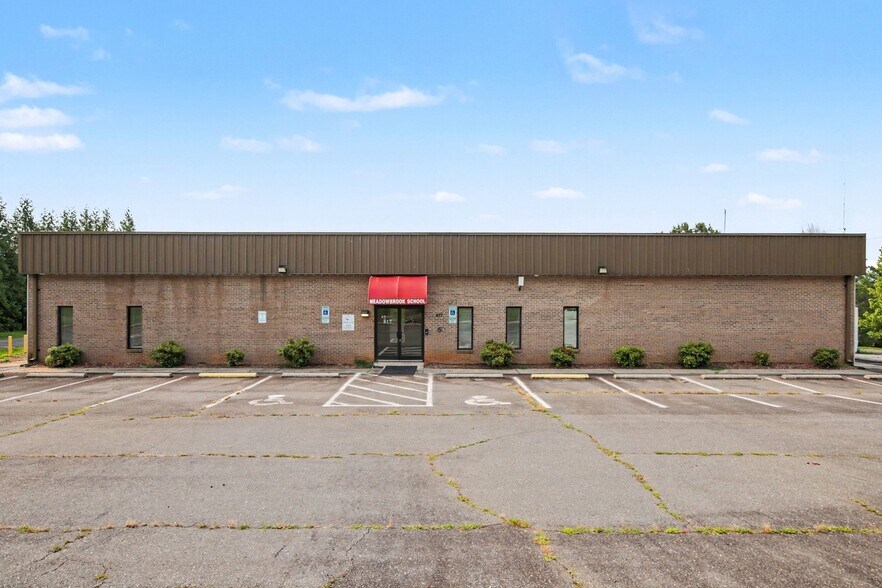 Primary Photo Of 817 Meadowbrook Dr, King Schools For Sale