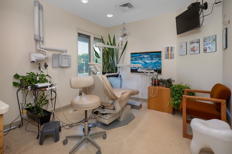 More Photos Of 2900 Hamilton Blvd, Allentown Medical For Sale