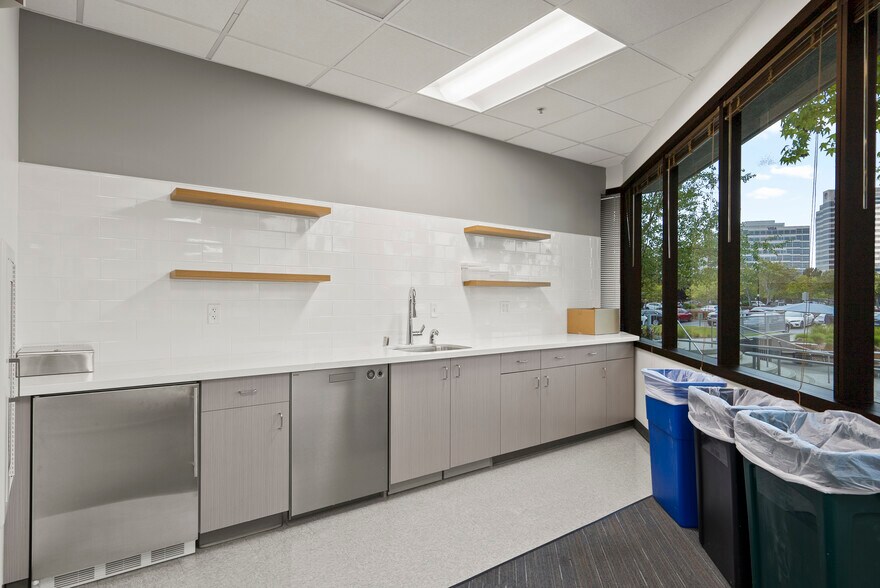 More Photos Of 1810 Gateway Dr, San Mateo Coworking Space