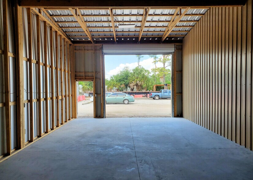 More Photos Of 532 N Bluford Ave, Ocoee Warehouse For Lease