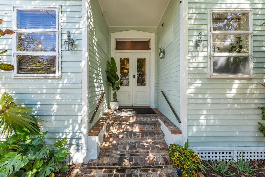 More Photos Of 402 appelrouth Ln, Key West Office Residential For Sale