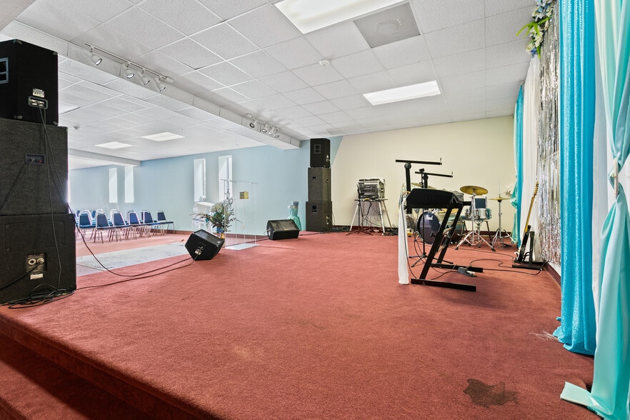 More Photos Of 3601 E Moody Blvd, Bunnell Religious Facility For Sale