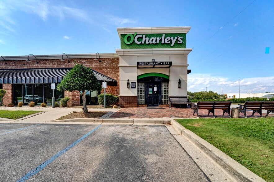 More Photos Of 452 Bypass 72 NW, Greenwood Freestanding For Lease