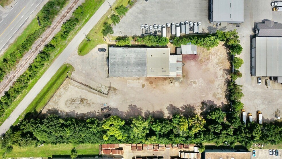 More Photos Of 14239 Sommermeyer St, Houston Warehouse For Lease