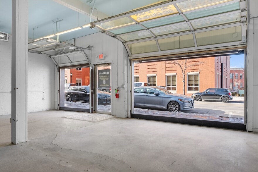 More Photos Of 127 SE 3rd St, Lees Summit Freestanding For Lease