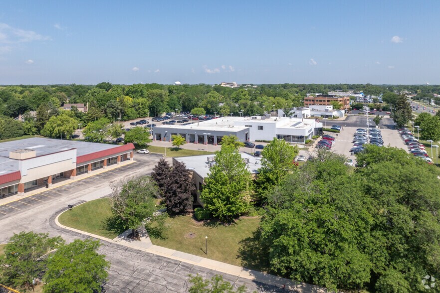 More Photos Of 1123 S Milwaukee Ave, Libertyville Bank For Sale