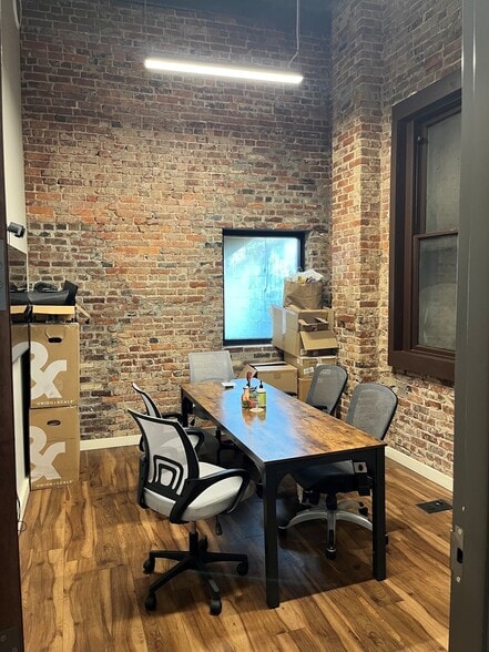 More Photos Of 4914 Charlotte Pike, Nashville Storefront For Lease