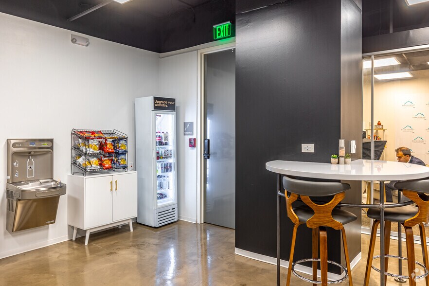 More Photos Of 2626 Cole Ave, Dallas Office Residential For Lease