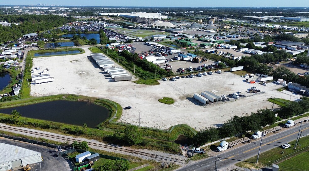 More Photos Of 335 Central Florida Pky, Orlando Warehouse For Lease
