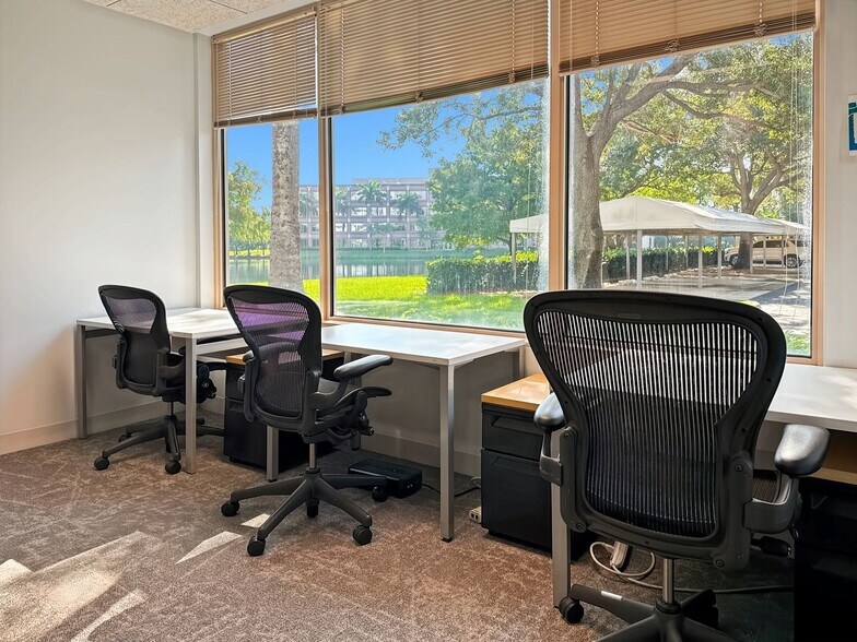 More Photos Of 8201 Peters Rd, Plantation Coworking Space
